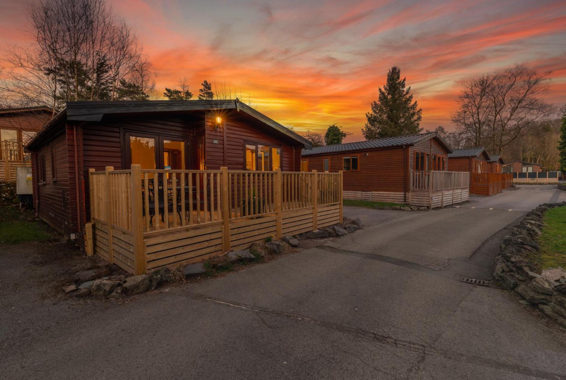Bowness 45 - 2 Bedroom Lake Windermere Lodge Exterior photo